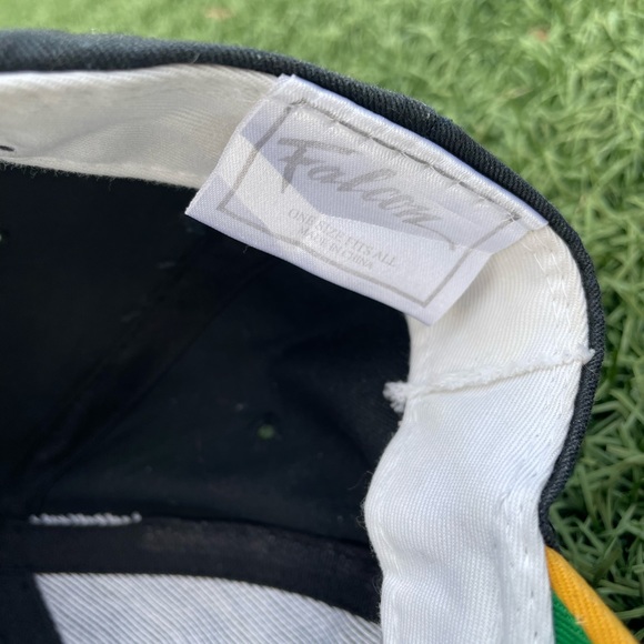 Vintage Iowa Hawkeyes Snapback - Picture 5 of 5